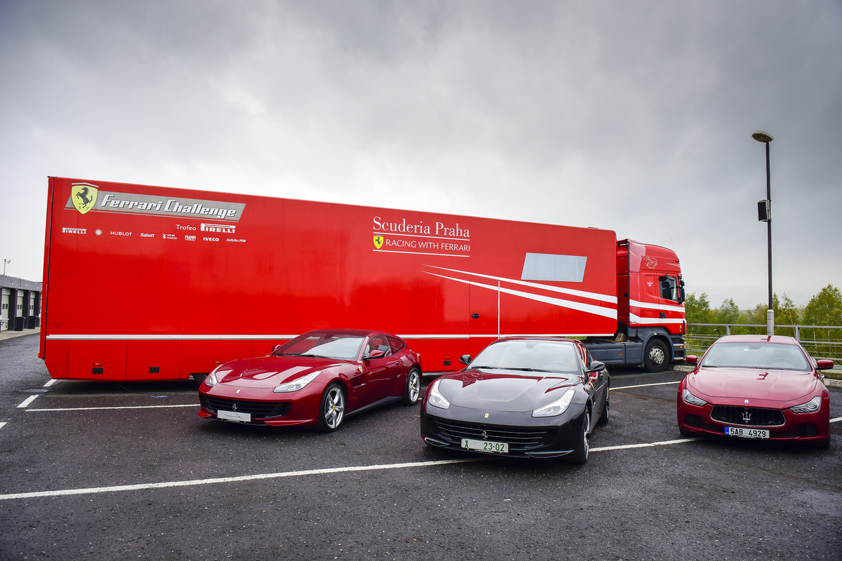 Na okruhu v Mostě se proháněly Ferrari a Maserati